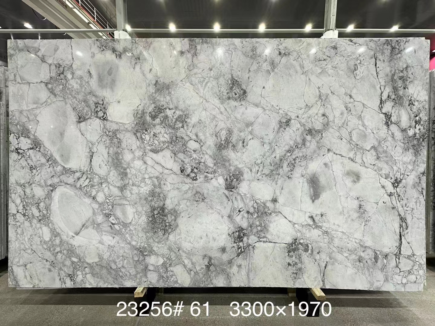 23256鱼肚灰-新正大奢石