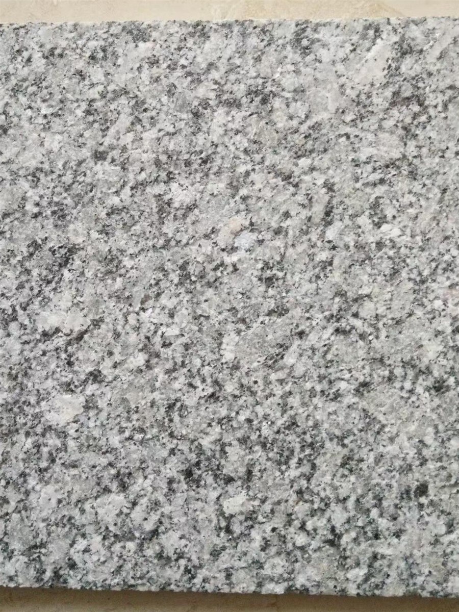 芝麻灰火燒面地鋪石材-內(nèi)鄉(xiāng)華泰石業(yè)有限公司