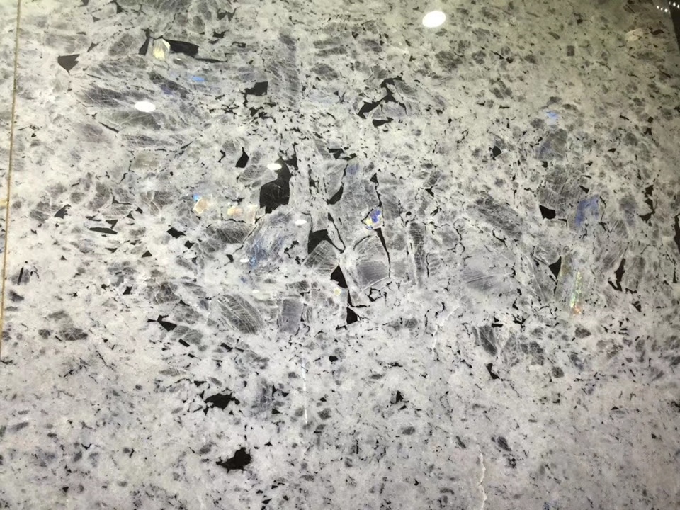 雪山蓝宝-太阳矿业·马达加斯加