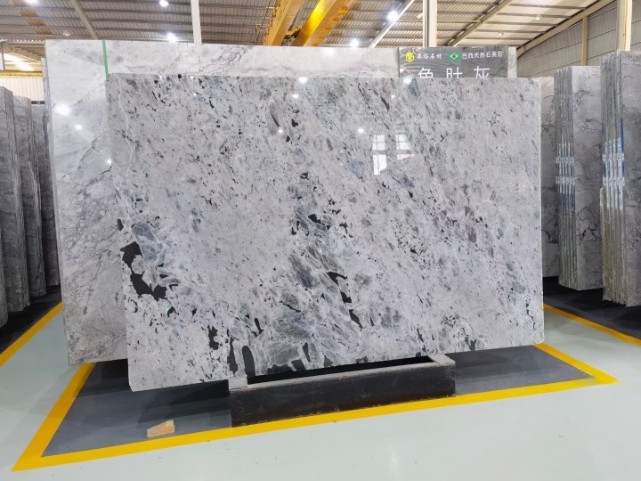 雪山蓝宝-太阳矿业·马达加斯加